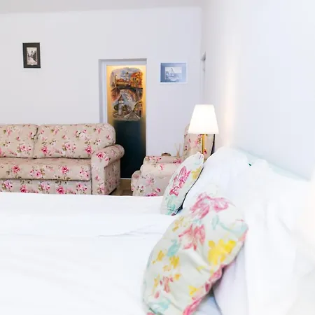 Apartment Tischler & Studio