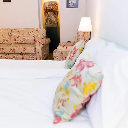 Apartment Tischler & Studio