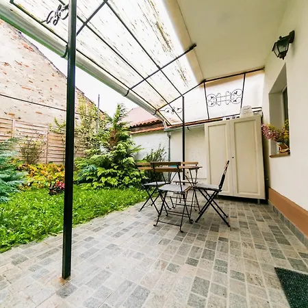 Tischler & Studio Apartment